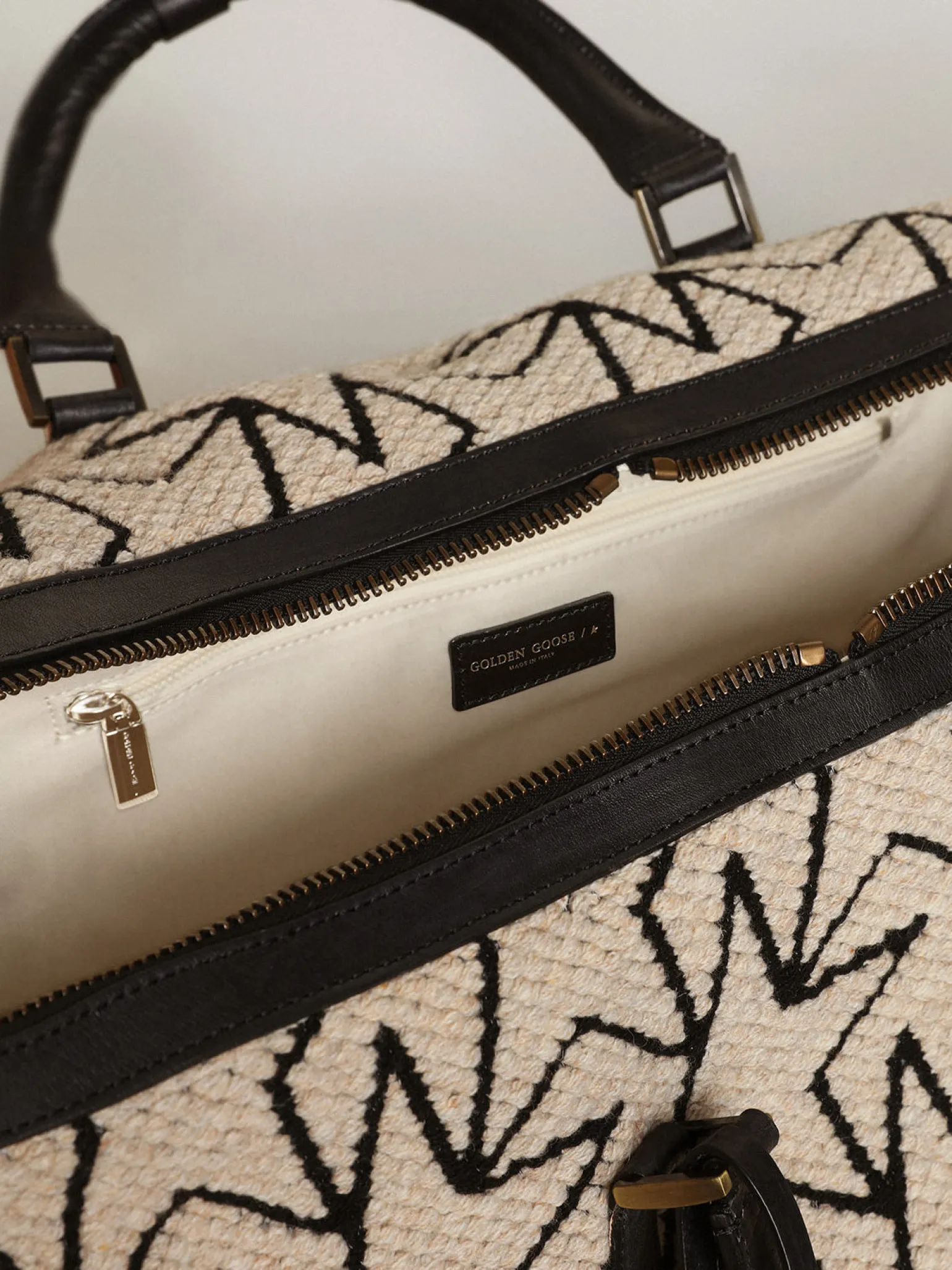 Hot Bolsa de viagem masculina de lã jacquard branco-leite e escrita preta Bolsas de viagem