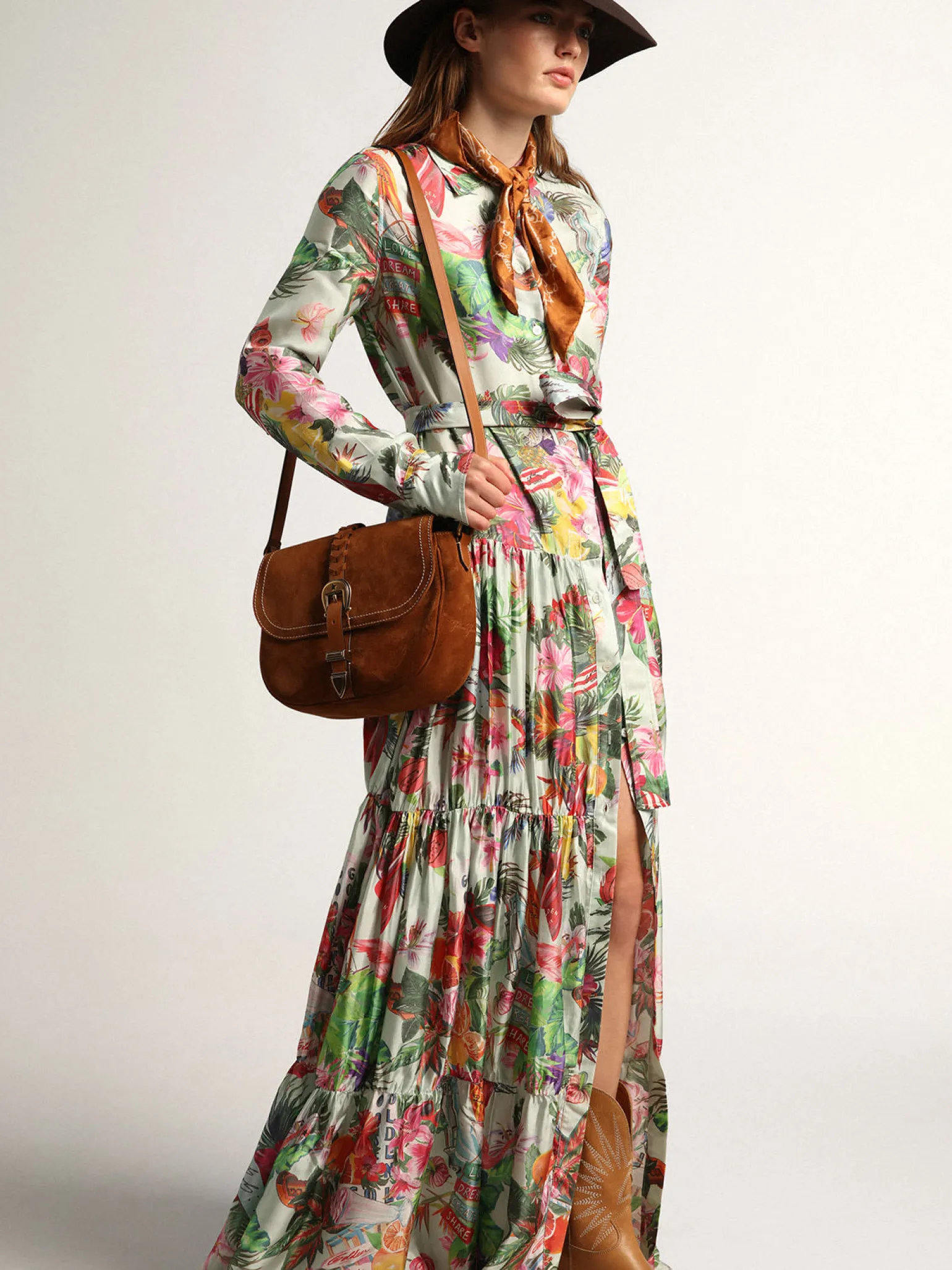 Best Bolsa Rodeo feminina média de suede cor de rum MULHER Bolsas tiracolo