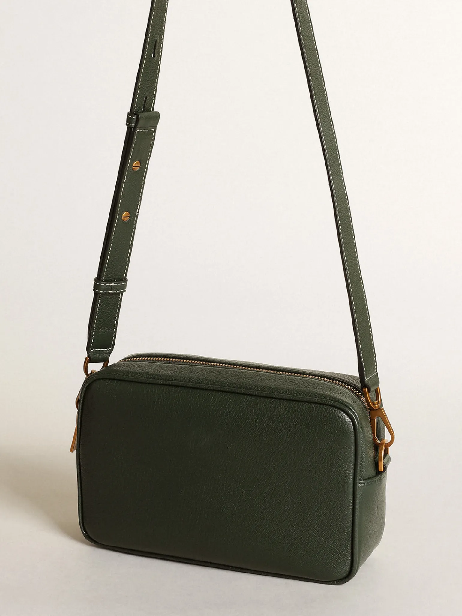 Fashion Bolsa Star feminina de couro verde-escuro com estrela tom sobre tom MULHER Bolsas tiracolo