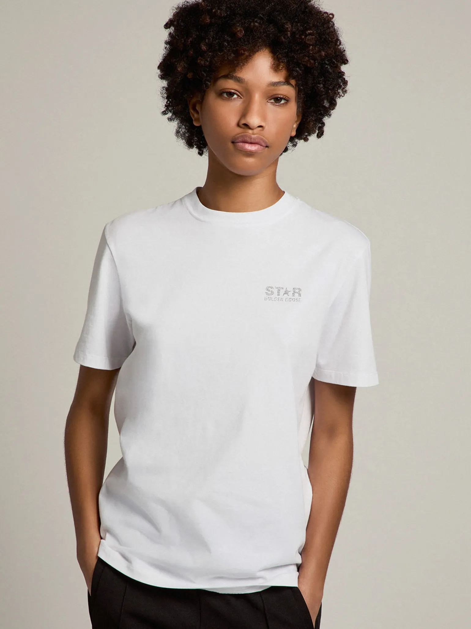 Hot Camiseta feminina branca com logo e estrela de glitter prateado MULHER Beachwear | Camisetas
