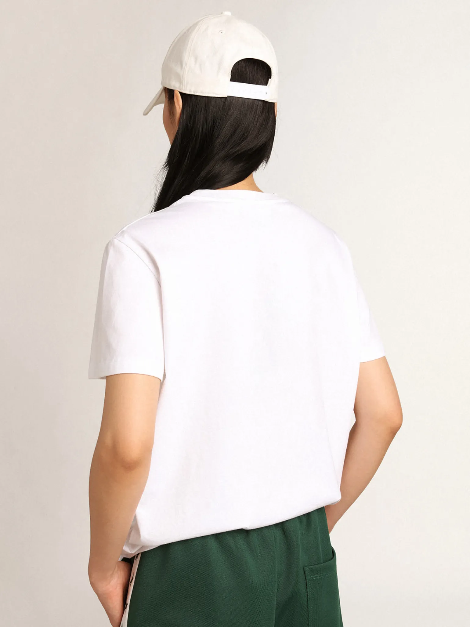 Discount Camiseta feminina branca com estrela verde na frente MULHER Camisetas