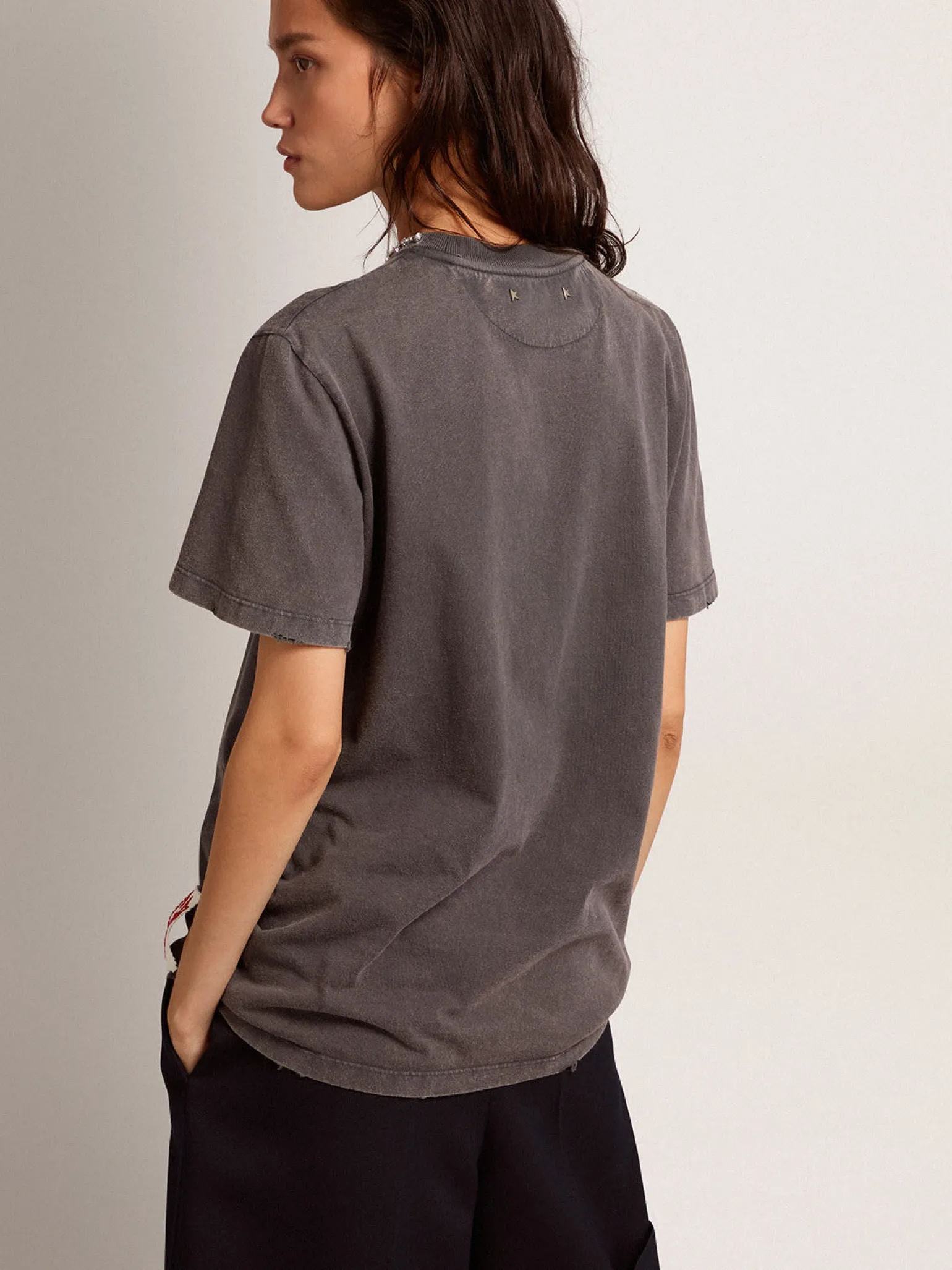 Store Camiseta feminina cinza antracite com cristais MULHER Camisetas
