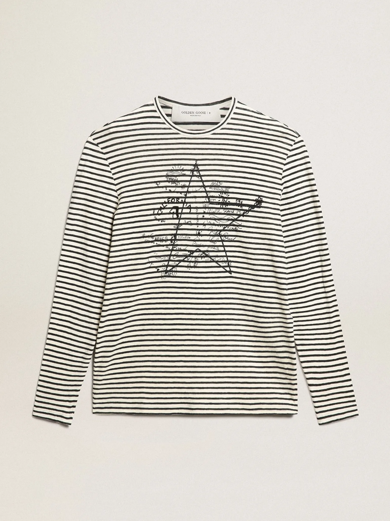 Sale Camiseta masculina com listras brancas e azuis e bordado na frente Camisetas