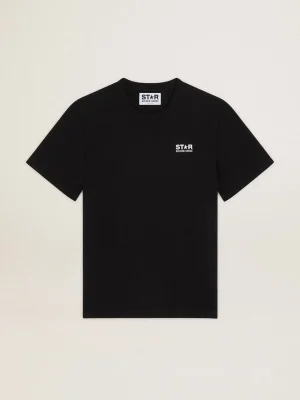 Shop Camiseta masculina preta com logo e estrela brancos em contraste Camisetas