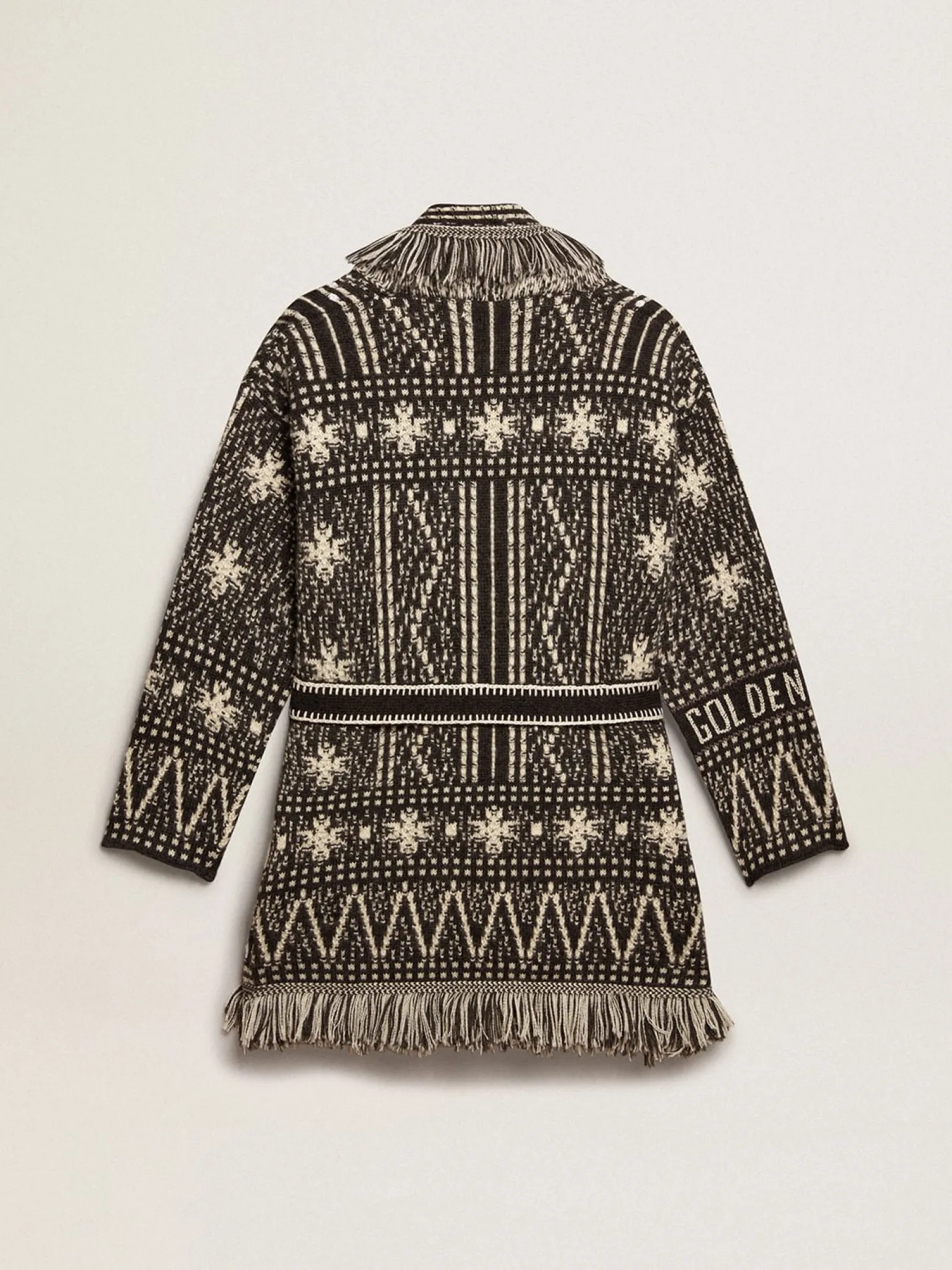 Shop Cardigã com cinto e estampa fair isle cinza escuro MULHER Malhas