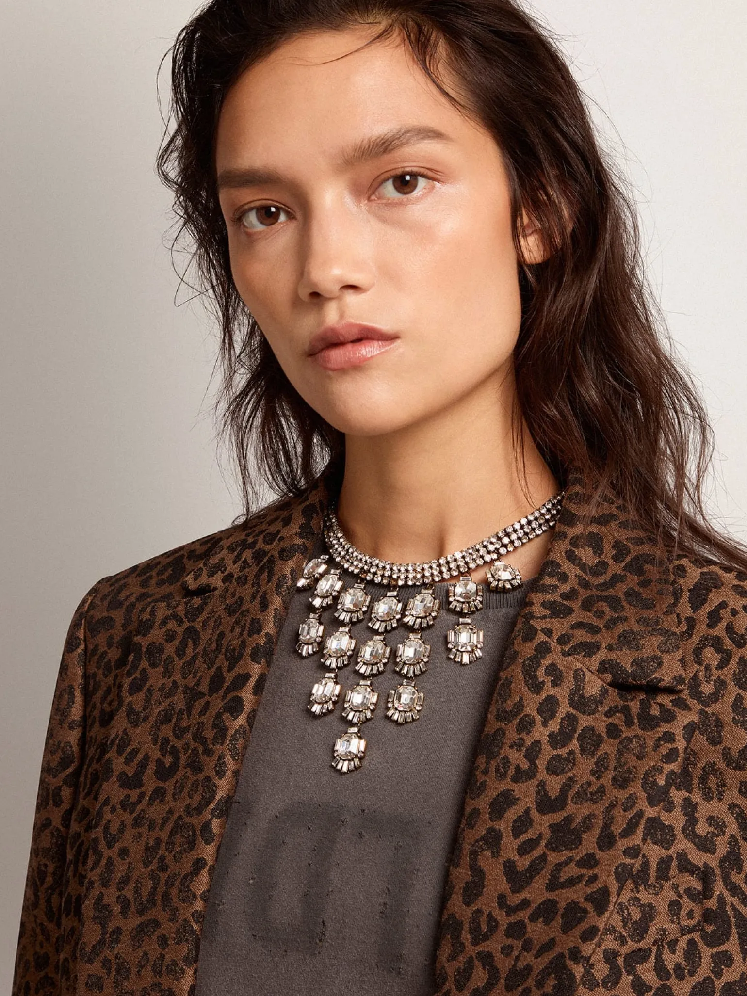 Fashion Colar feminino na cor ouro velho com cristais pendentes MULHER Joias