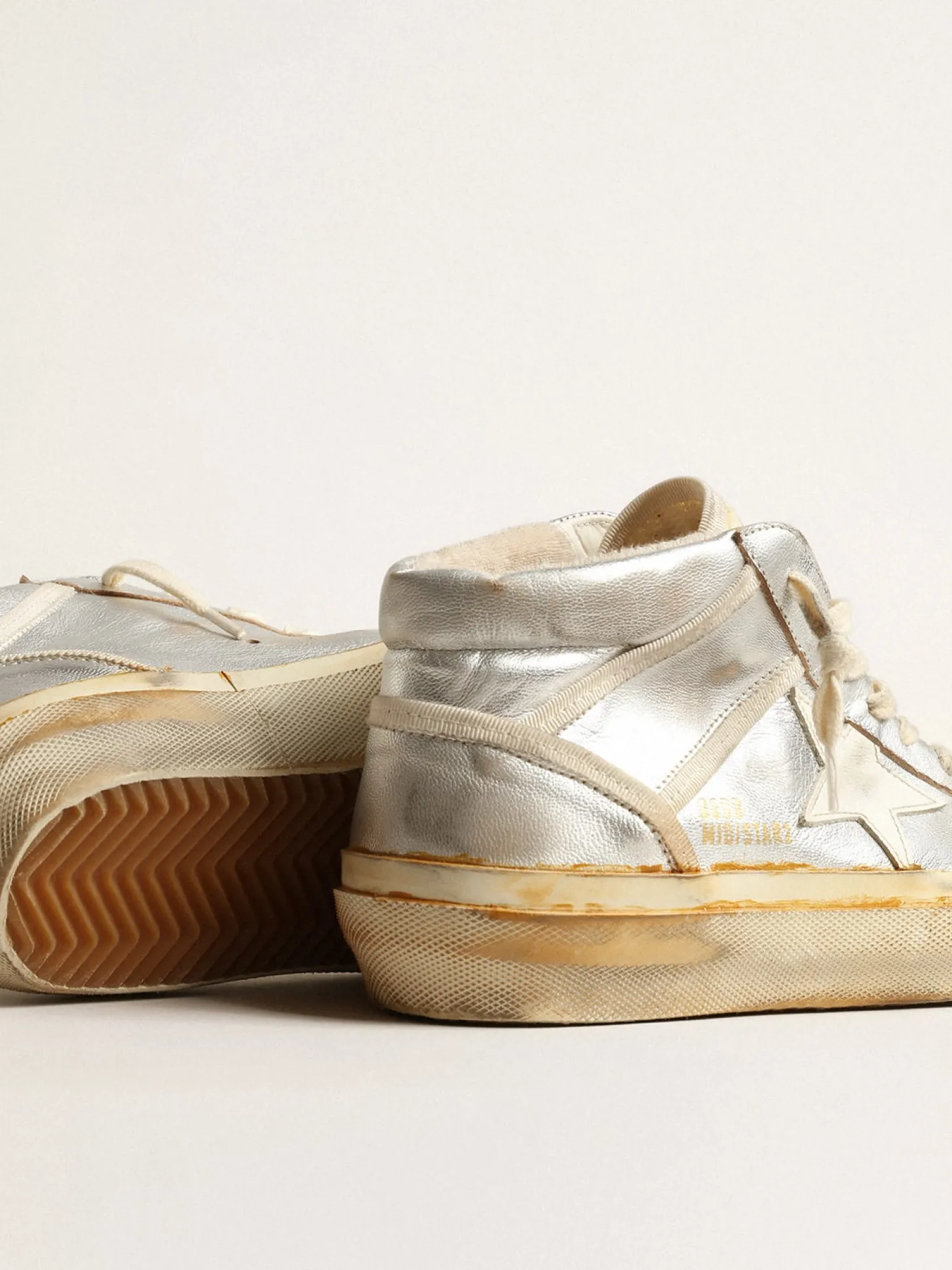 Clearance Mid Star Feminino de couro metálico prateado com estrela cor de marfim MULHER Mid Star