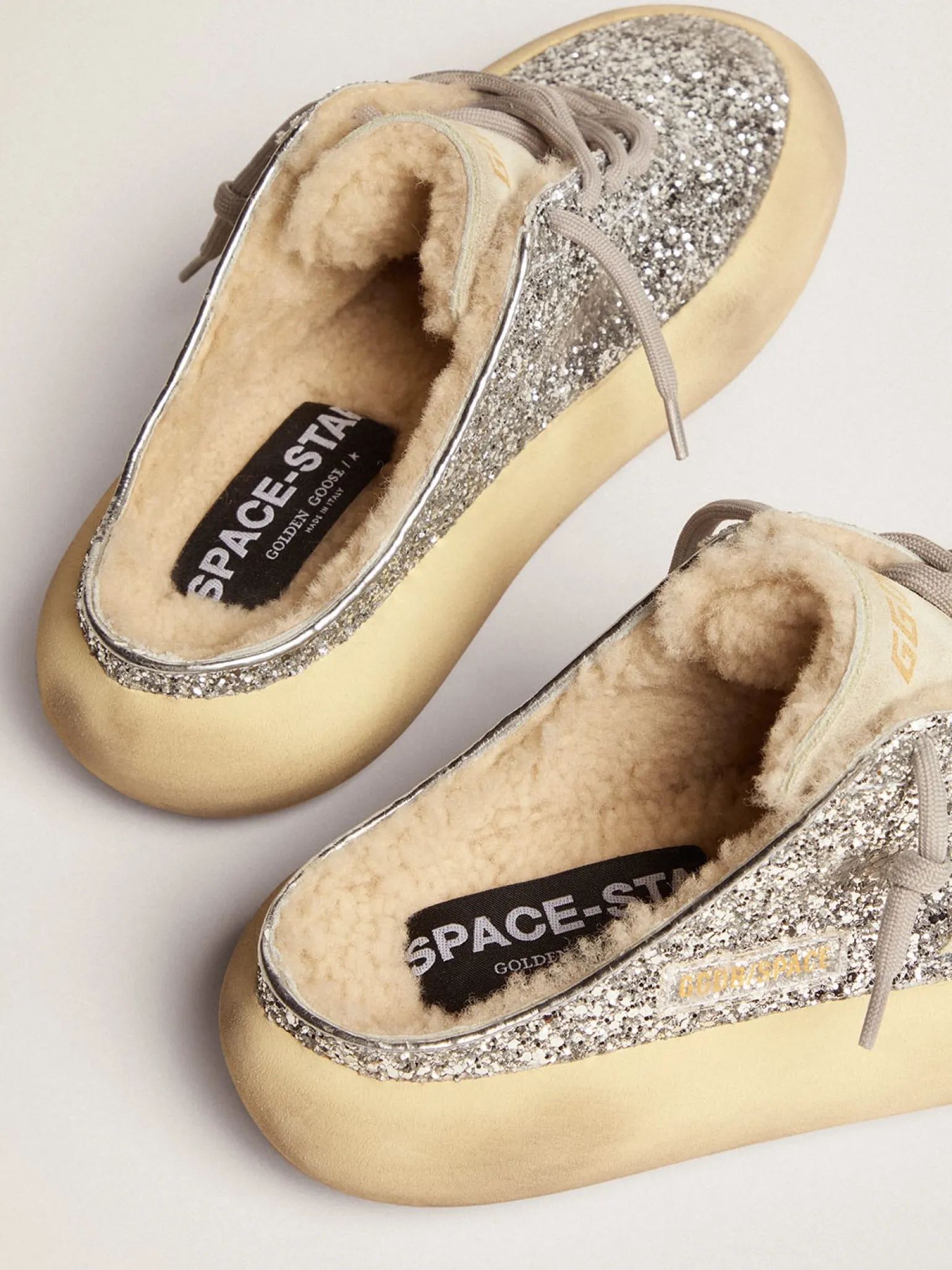 Fashion Mule Space-Star feminino em glitter prateado e forro de shearling MULHER Space-Star
