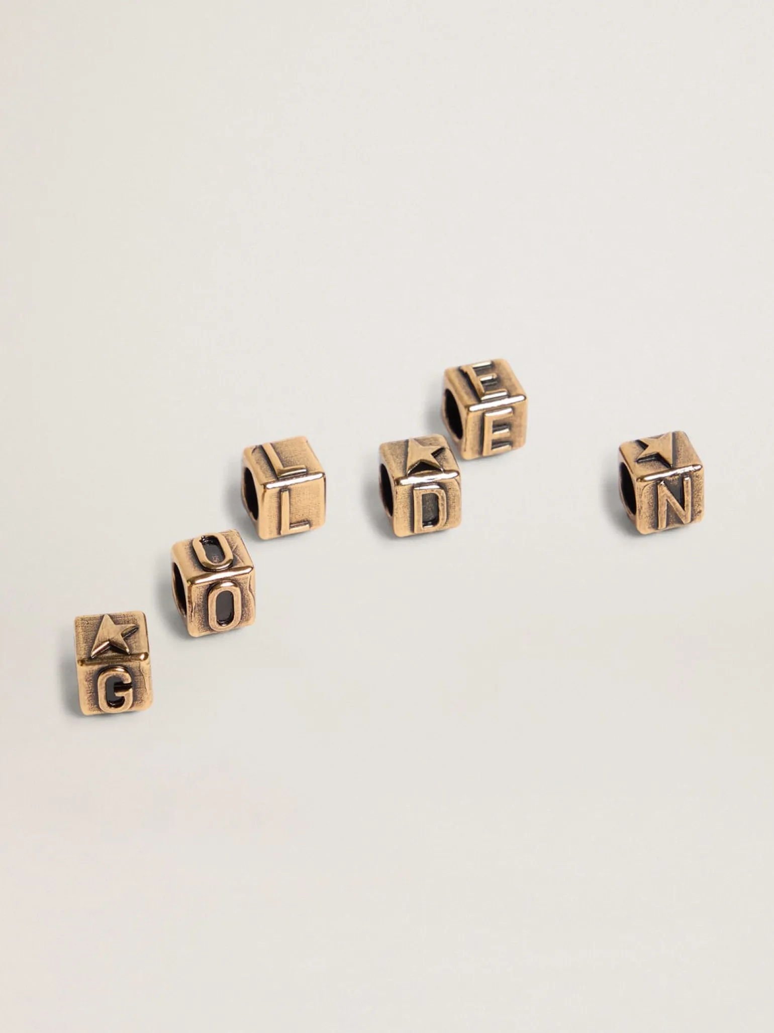 Best Pingentes cúbicos femininos na cor ouro velho com letras do alfabeto MULHER Joias