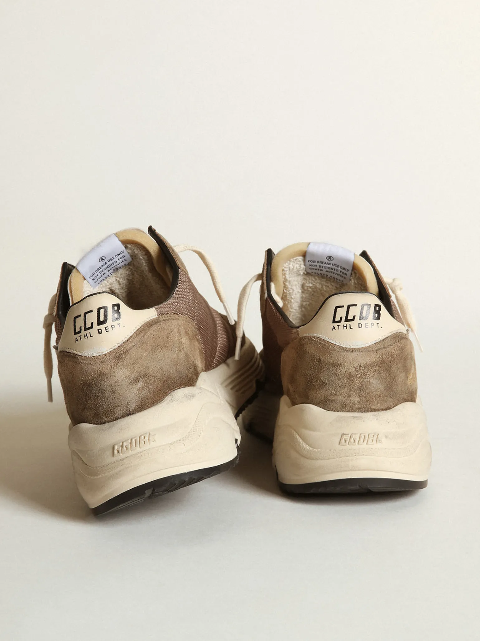New Running Sole masculino de tela verde-oliva e couro com estrela creme Running Sole