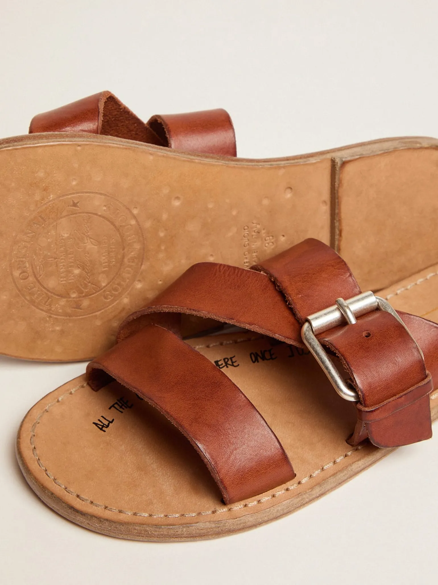 Store Sandália rasteira Margaret de couro resinado MULHER Sapatos