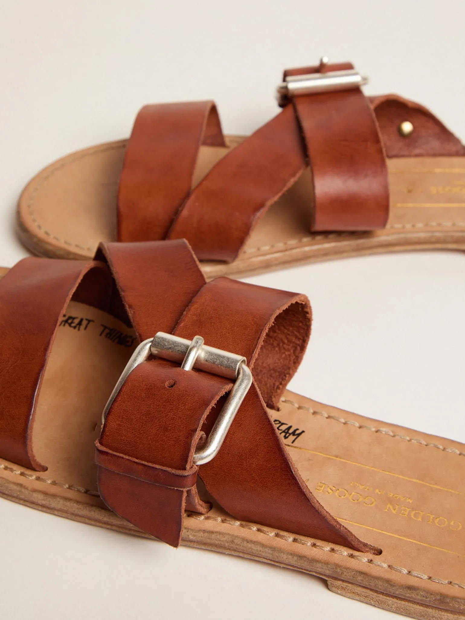 Store Sandália rasteira Margaret de couro resinado MULHER Sapatos