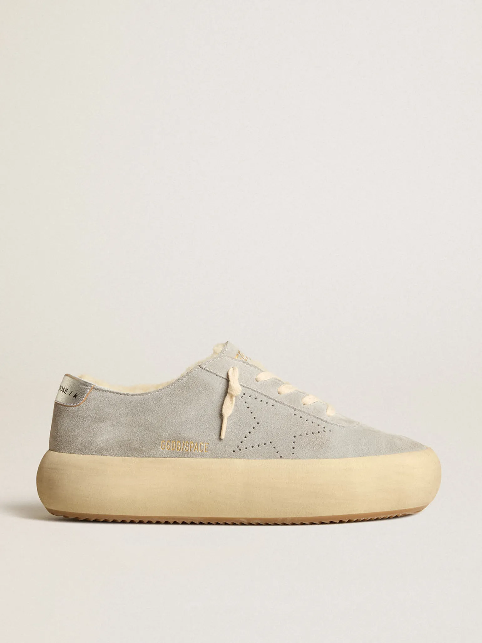 Shop Sapato Space-Star Feminino de suede gelo com forro de shearling MULHER Space-Star