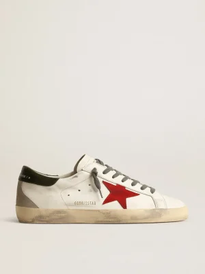 Store Super-Star com estrela de suede vermelho e talão de couro verde Super-Star