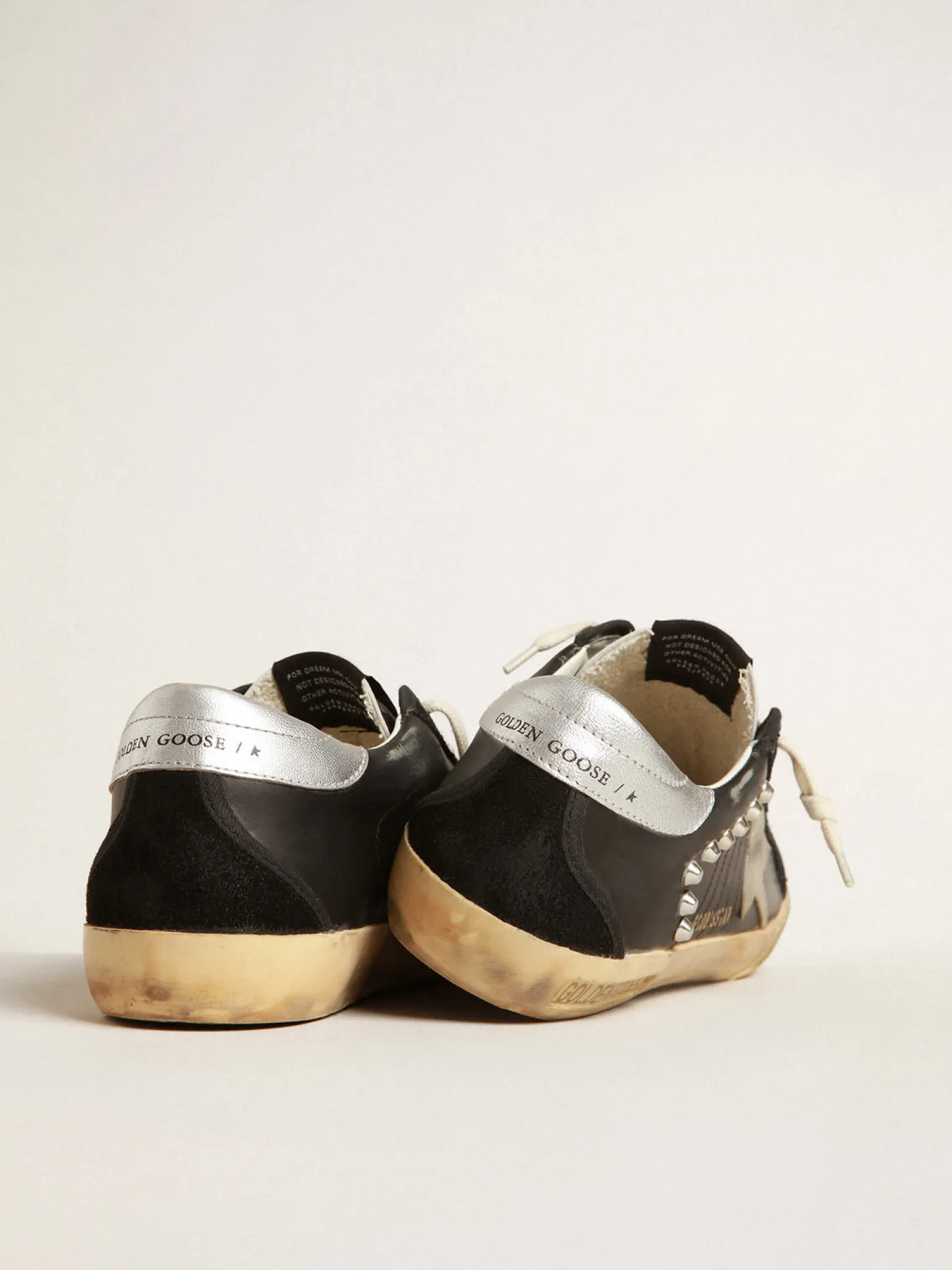 Sale Super-Star Masculino de couro e suede pretos com tachas prateadas Super-Star