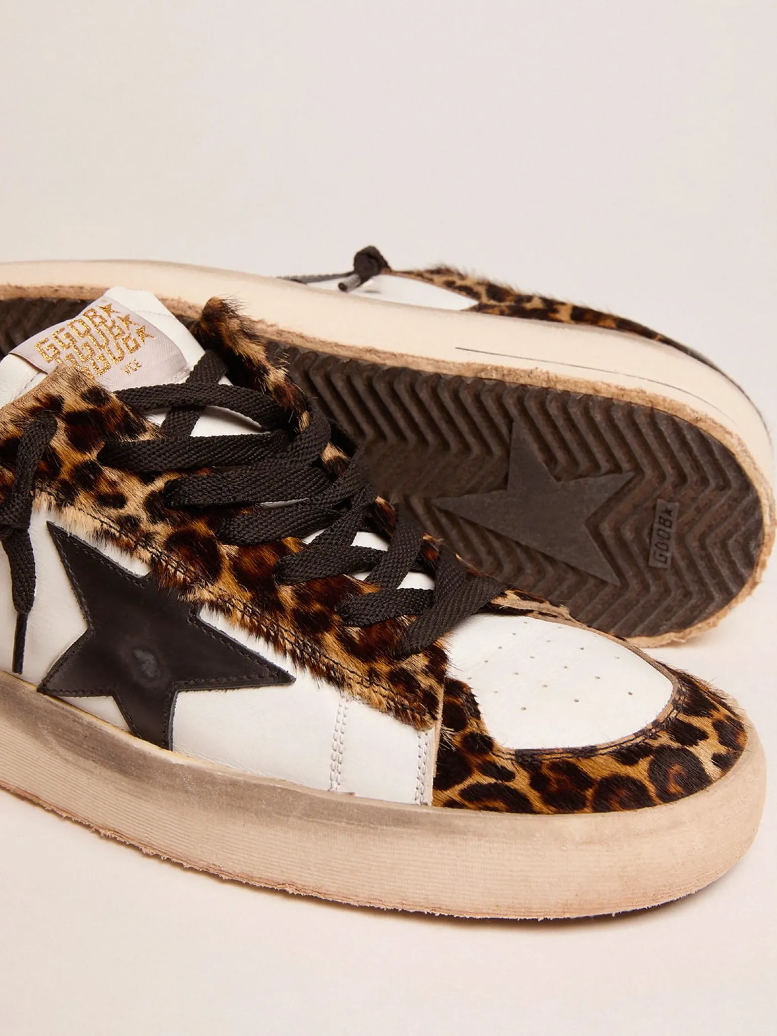 Outlet Tênis Stardan de couro cavalinho com estampa de leopardo e estrela preta MULHER Stardan