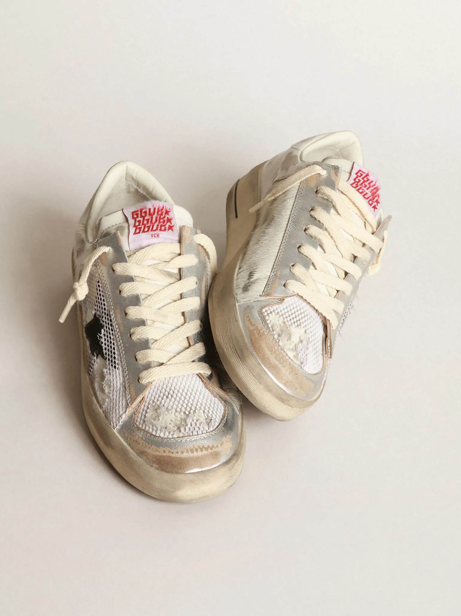 Outlet Tênis Stardan LAB de couro cavalinho e couro brancos com estrela de suede preto MULHER Stardan