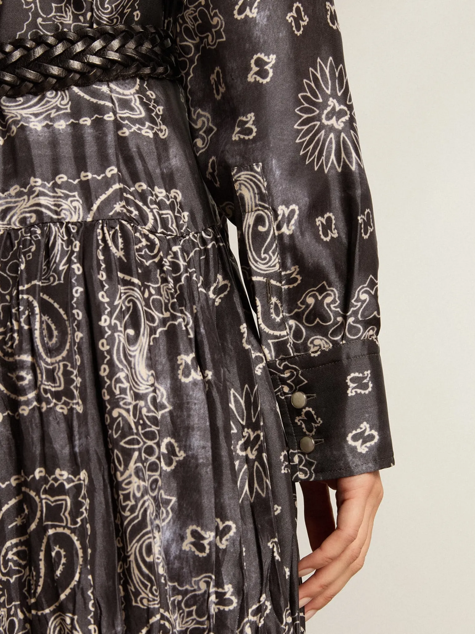 Shop Vestido chemise na cor antracite com estampa caxemira MULHER Vestidos e macacões
