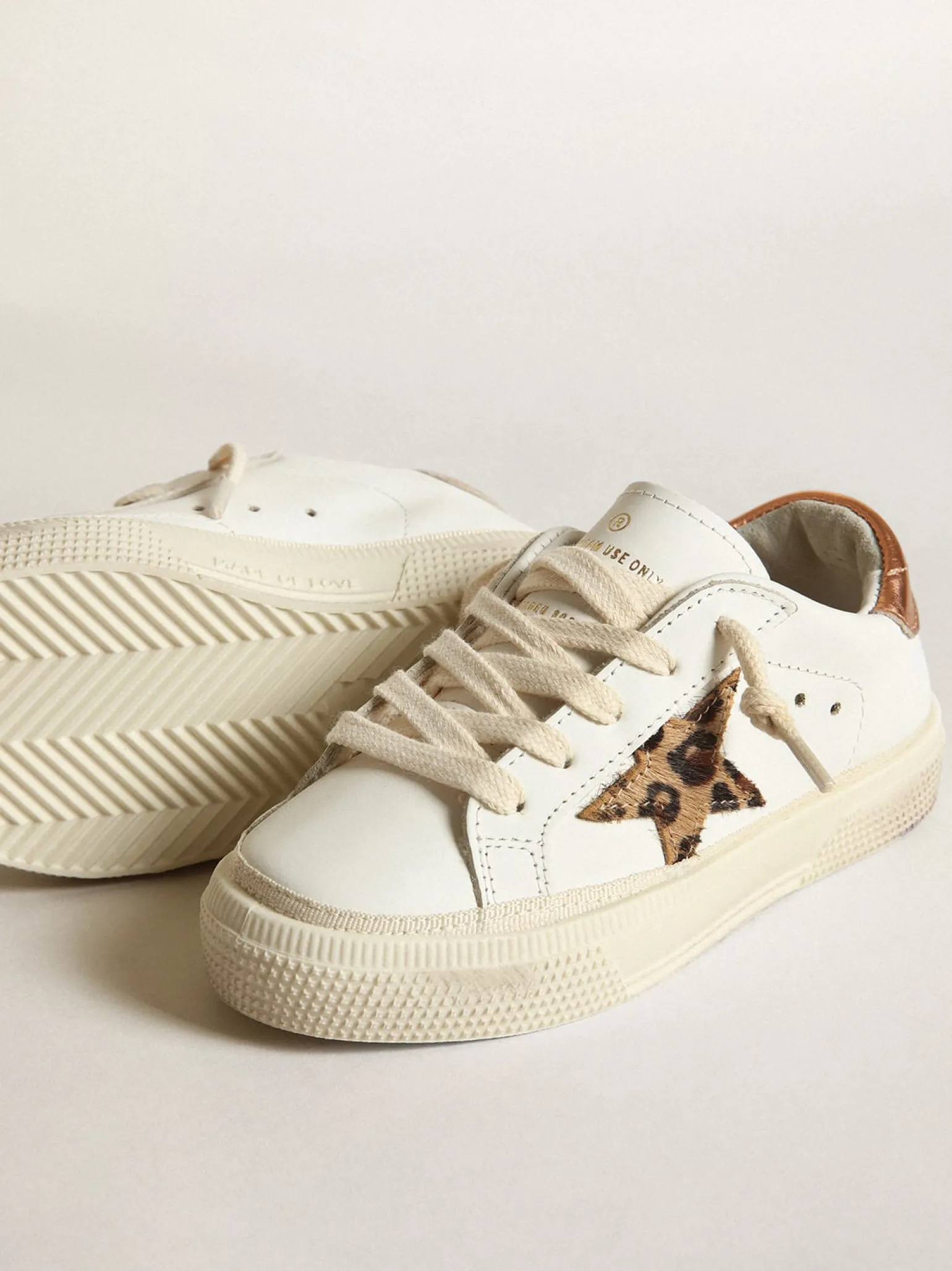 Shop Young May com estrela de cavalinho leopardo e talão cor de cobre Meninas (4-10 anos)